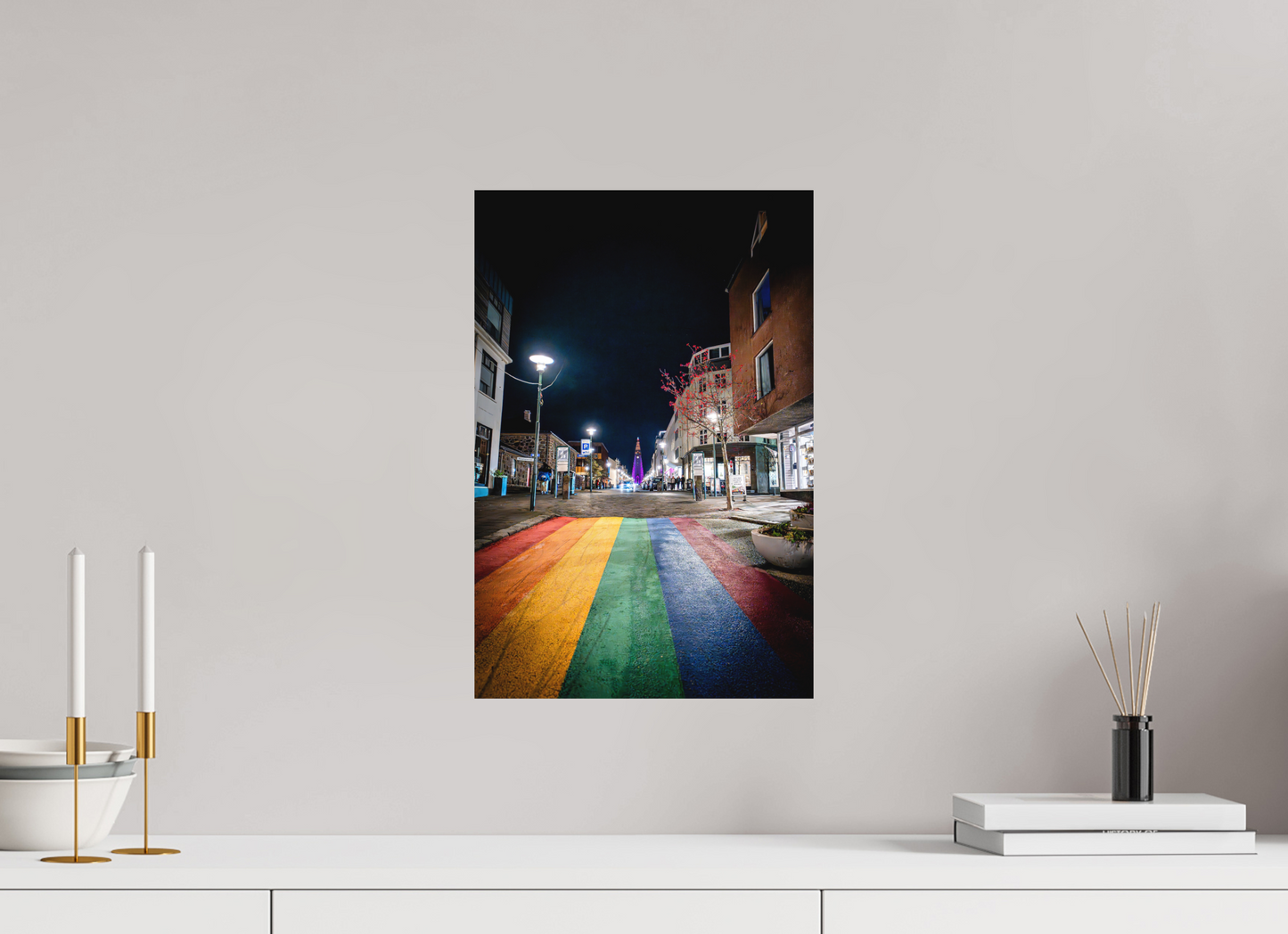 30 x 45 cm, Hahnemühle Photo Rag Bright White Reykjavíks Regenbogenstraße bei Nacht