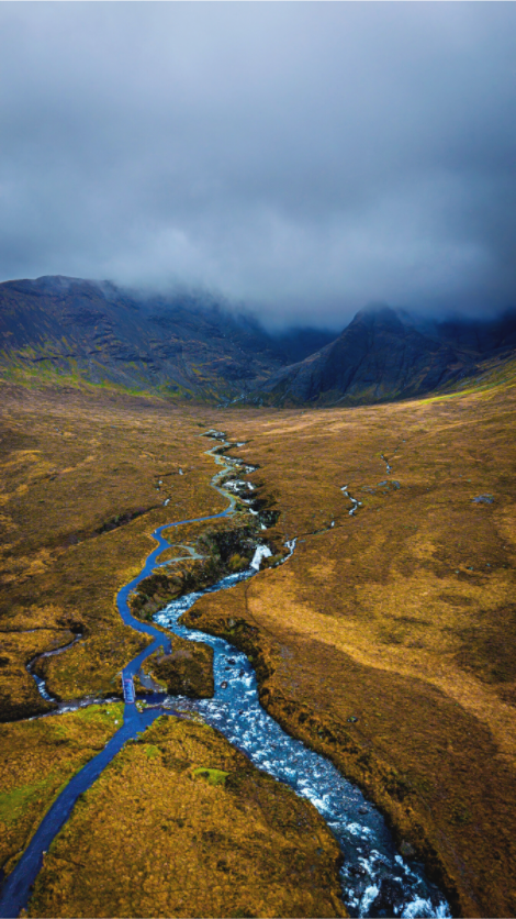Main image Flussadern im Nebel der Cuillin Mountains