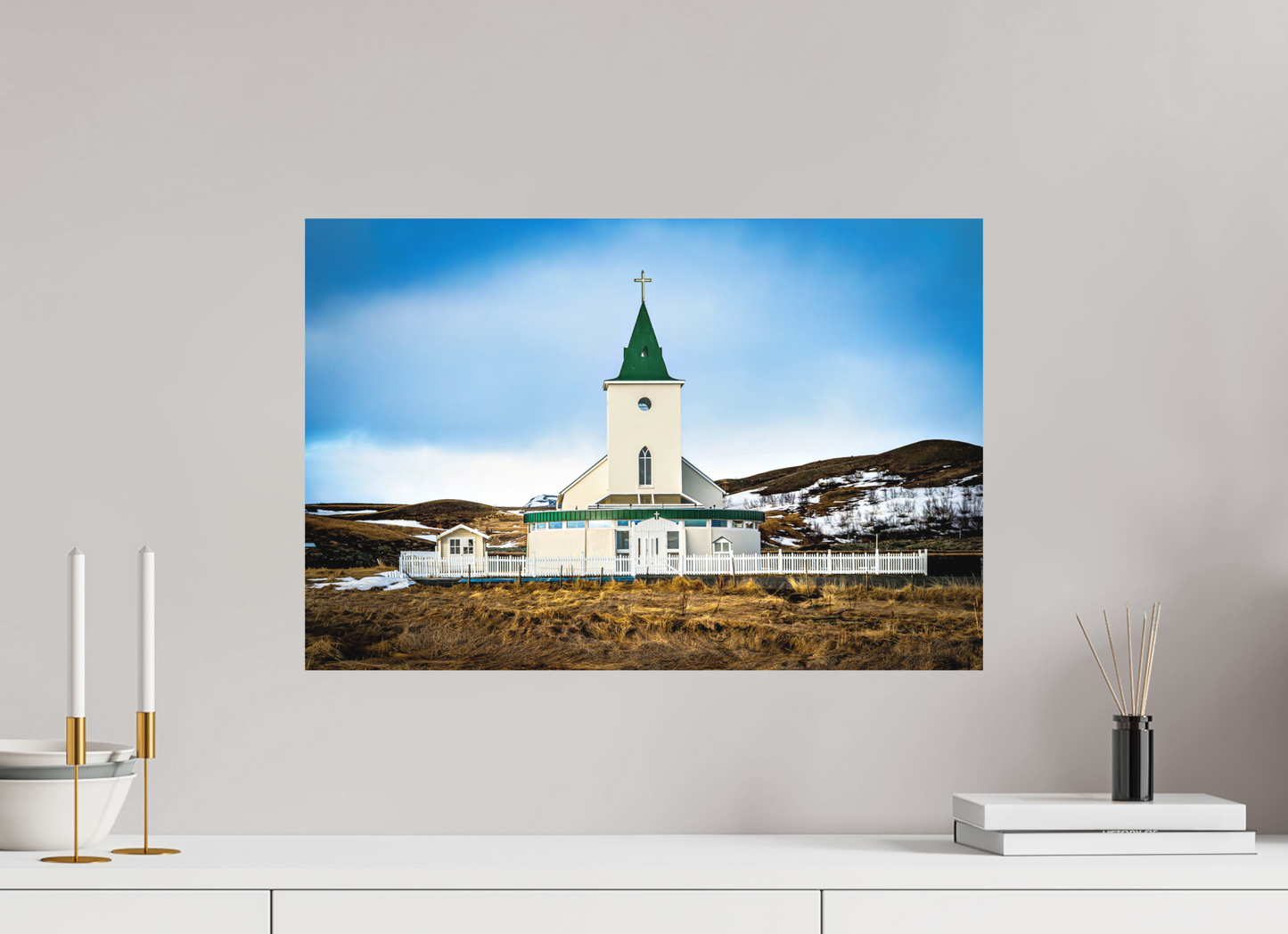 60 x 40 cm, Hahnemühle Photo Rag Bright White Grüne Dorfkirche – Island