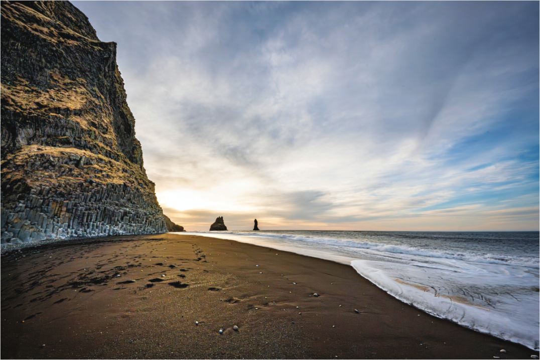 Main image Reynisfjara – Golden Hour
