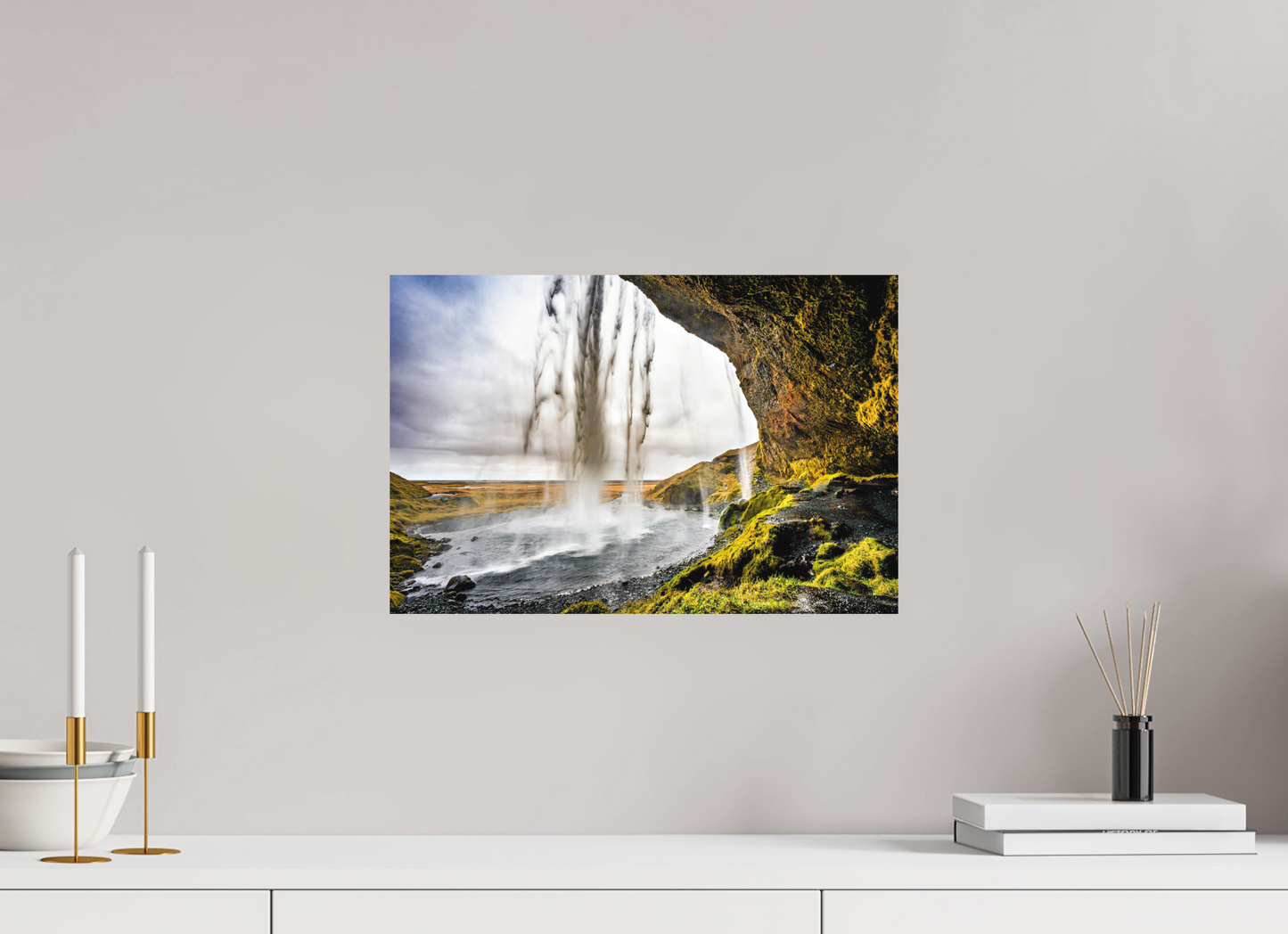45 x 30 cm, Hahnemühle Photo Rag Bright White Hinter dem Schleier – Blick aus der Höhle des Seljalandsfoss