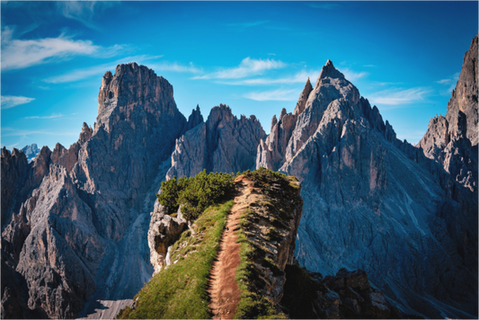 Main image Pfad in den Dolomiten