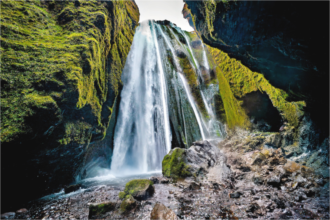Main image Gljúfrabúi – Versteckter Wasserfall