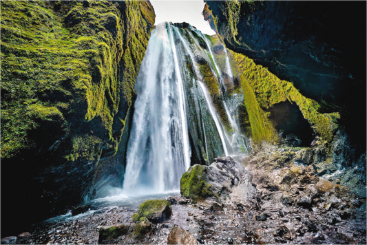 Main image Gljúfrabúi – Versteckter Wasserfall