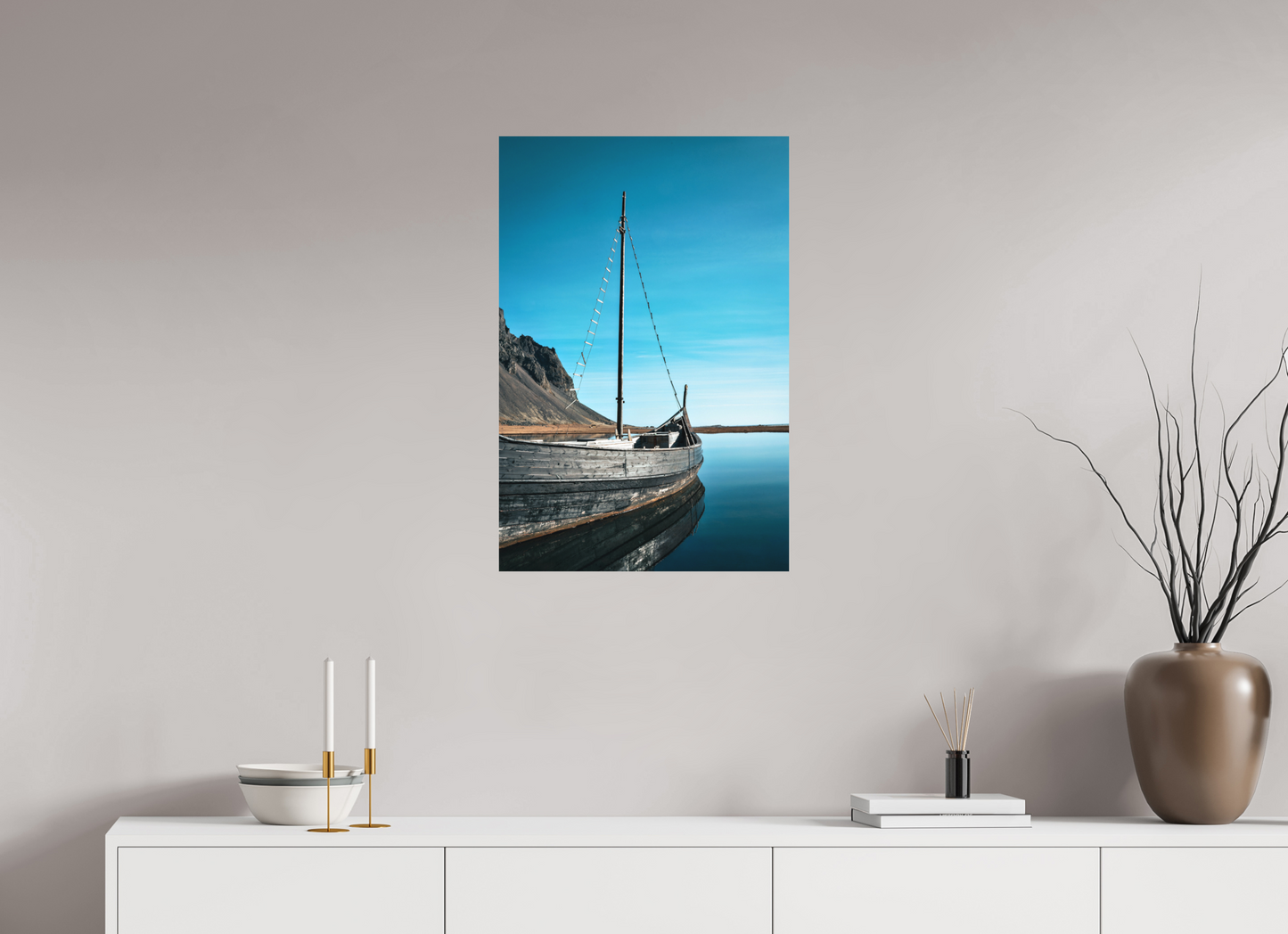 50 x 75 cm, Hahnemühle Photo Rag Bright White Wikingerboot am Vestrahorn – Stille am Ende der Welt