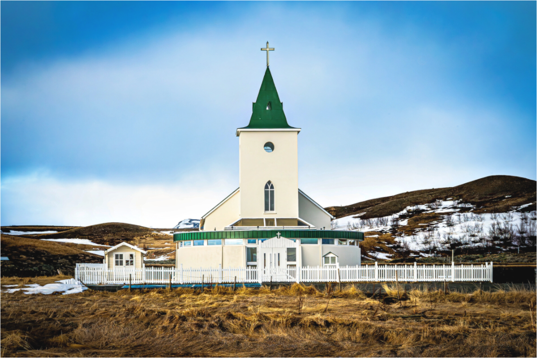 Main image Grüne Dorfkirche – Island