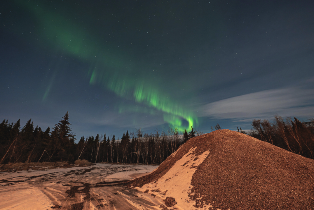 Main image Nordlicht über dem Winterwald – Island